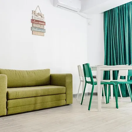 Cazare Mamaia Nord! Alezzi Beach Resort Apartament *
