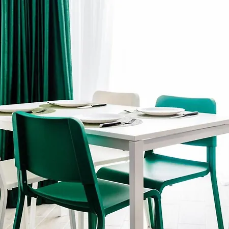 Cazare Mamaia Nord! Alezzi Beach Resort Apartament *